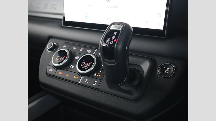 2024 認定中古車 Land Rover Defender 90 フジホワイト D350 ディーゼルマイルドハイブリッド X-Dynamic HSE