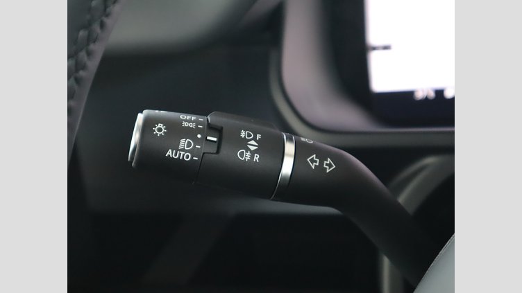 2024 認定中古車 Land Rover Defender 90 フジホワイト D350 ディーゼルマイルドハイブリッド X-Dynamic HSE