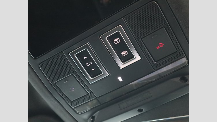 2024 認定中古車 Land Rover Defender 90 フジホワイト D350 ディーゼルマイルドハイブリッド X-Dynamic HSE