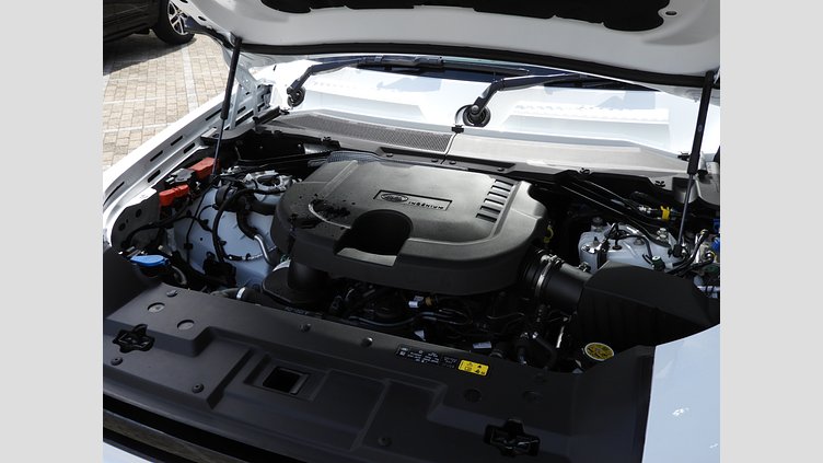 2024 認定中古車 Land Rover Defender 90 フジホワイト D350 ディーゼルマイルドハイブリッド X-Dynamic HSE