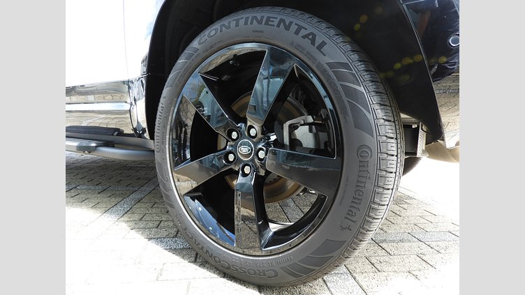 2024 認定中古車 Land Rover Defender 90 フジホワイト D350 ディーゼルマイルドハイブリッド X-Dynamic HSE