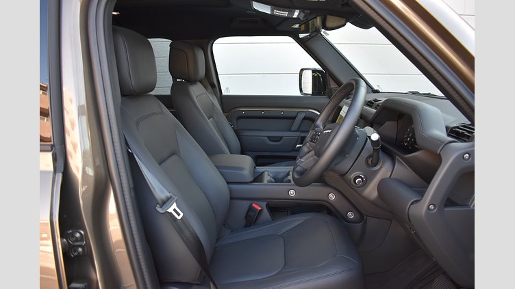 2025 認定中古車 Land Rover Defender 110 ゴンドワナストーン D350 ディーゼルマイルドハイブリッド X-Dynamic HSE
