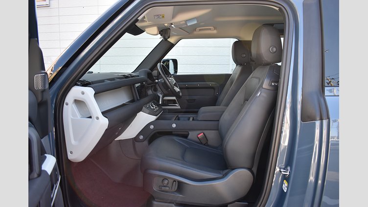 2023 認定中古車 Land Rover Defender 90 タスマンブルー P300 AWD（AT） SE