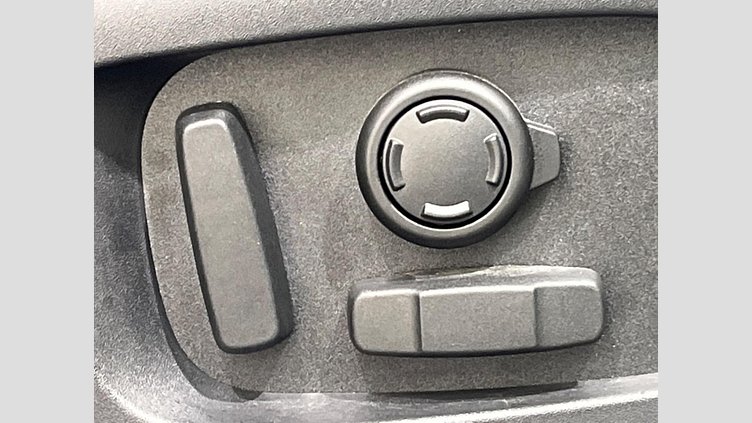 2023 認定中古車 Land Rover Discovery フジホワイト D300 AWD（オートマチック） METROPOLITAN EDITION