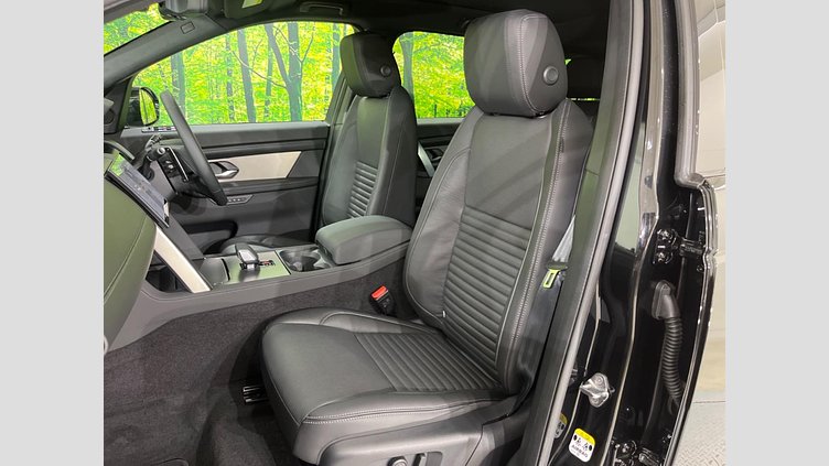 2025 認定中古車 Land Rover Discovery Sport サントリーニブラック D200マイルドハイブリッド（ディーゼル） 標準ホイール Landmark