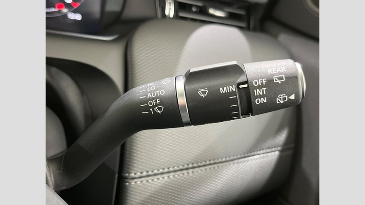2025 認定中古車 Land Rover Discovery Sport サントリーニブラック D200マイルドハイブリッド（ディーゼル） 標準ホイール Landmark