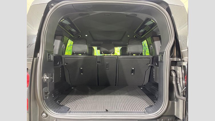 2025 認定中古車 Land Rover Defender 110 カルパチアングレイ 
D350 ディーゼルマイルドハイブリッド URBAN BEAT EDITION