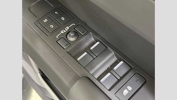 2025 認定中古車 Land Rover Defender 110 カルパチアングレイ 
D350 ディーゼルマイルドハイブリッド URBAN BEAT EDITION