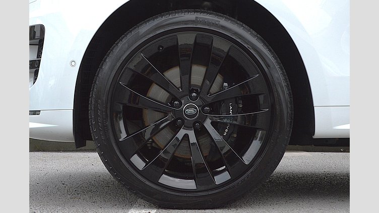 2023 認定中古車 Land Rover Range Rover Sport フジホワイト 3.0リッター6気筒300PSターボチャージドディーゼルMHEV（オートマチック） DYNAMIC HSE