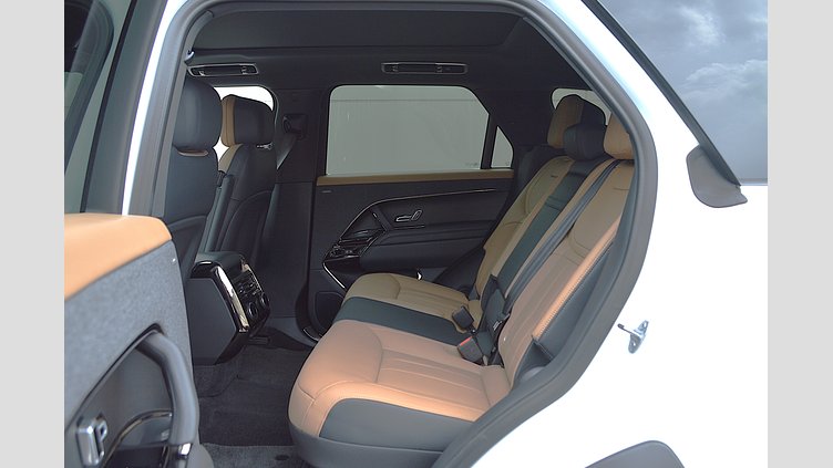 2023 認定中古車 Land Rover Range Rover Sport フジホワイト 3.0リッター6気筒300PSターボチャージドディーゼルMHEV（オートマチック） DYNAMIC HSE