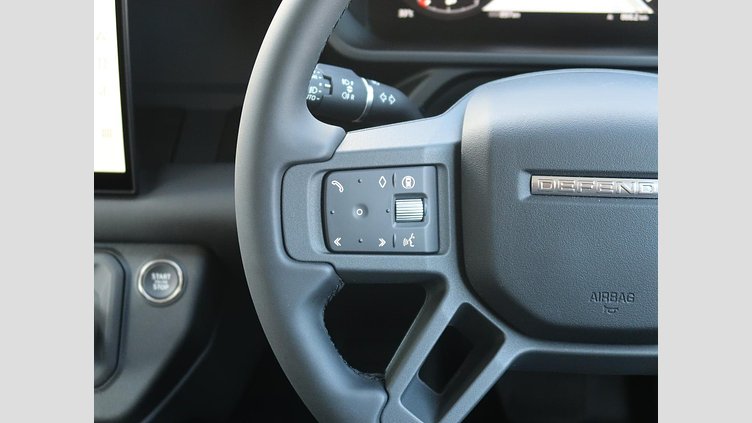 2025 認定中古車 Land Rover Defender 110 フジホワイト D350 ディーゼルマイルドハイブリッド S