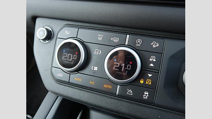 Defender 110 53