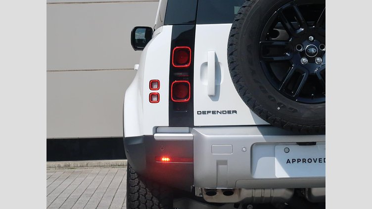 2025 認定中古車 Land Rover Defender 110 フジホワイト D350 ディーゼルマイルドハイブリッド S