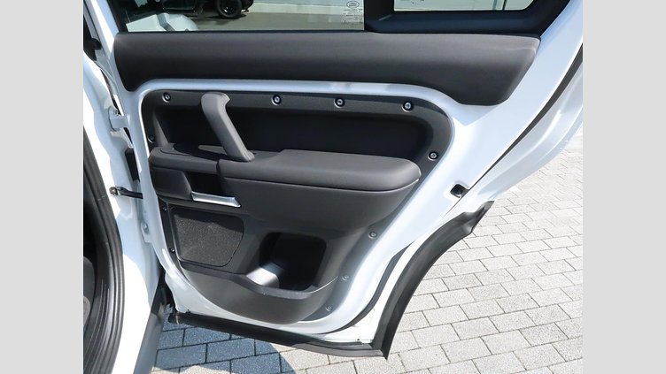 2025 認定中古車 Land Rover Defender 110 フジホワイト D350 ディーゼルマイルドハイブリッド S
