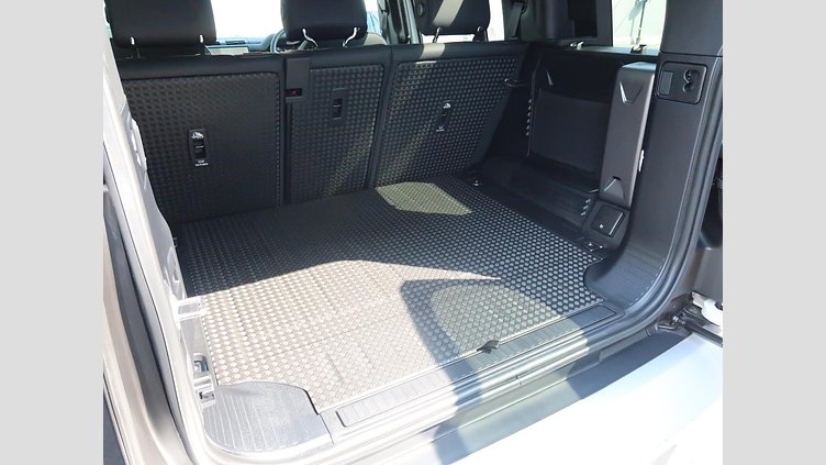 2025 認定中古車 Land Rover Defender 110 フジホワイト D350 ディーゼルマイルドハイブリッド S