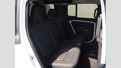 Defender 110 76