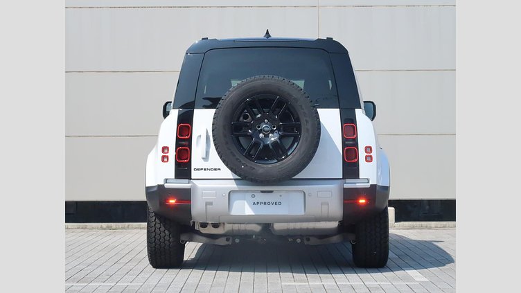2025 認定中古車 Land Rover Defender 110 フジホワイト D350 ディーゼルマイルドハイブリッド S
