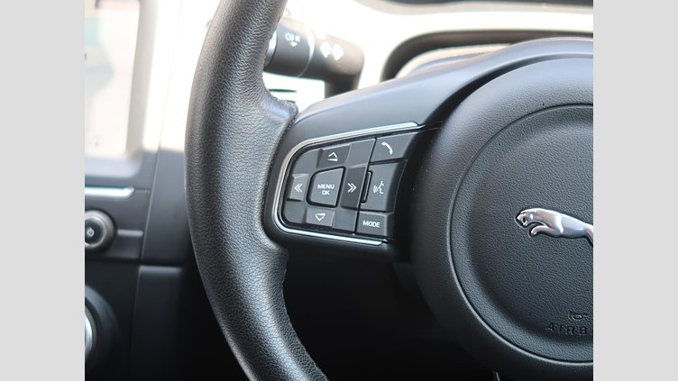 2019 認定中古車 Jaguar E-Pace Fuji White 2.0 litre i4D Diesel S