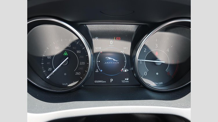 2019 認定中古車 Jaguar E-Pace Fuji White 2.0 litre i4D Diesel S