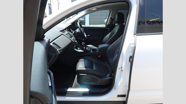 2019 認定中古車 Jaguar E-Pace Fuji White 2.0 litre i4D Diesel S