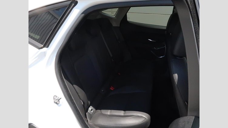 2019 認定中古車 Jaguar E-Pace Fuji White 2.0 litre i4D Diesel S