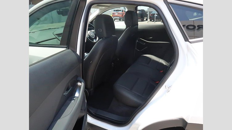 2019 認定中古車 Jaguar E-Pace Fuji White 2.0 litre i4D Diesel S