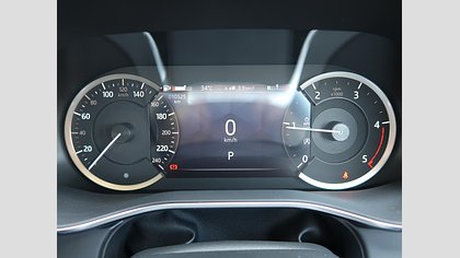 F-Pace 68
