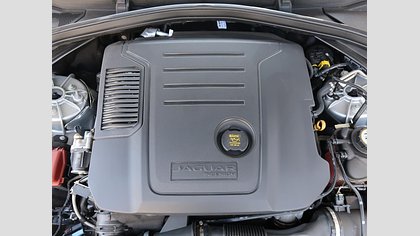 F-Pace 63