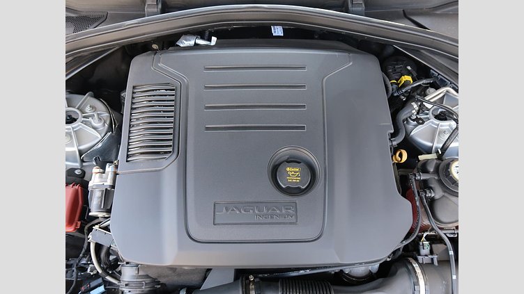 2022 認定中古車 Jaguar F-Pace ハクバシルバー D204 AWD（オートマチック）MHEV S