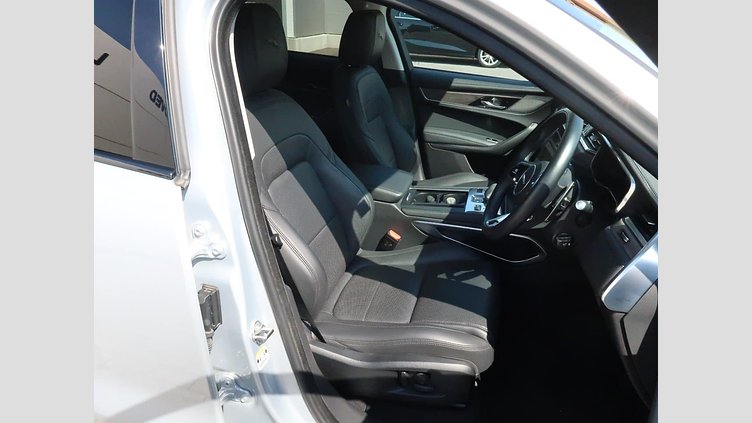2022 認定中古車 Jaguar F-Pace ハクバシルバー D204 AWD（オートマチック）MHEV S