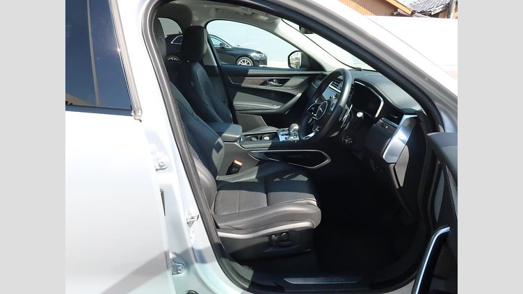2022 認定中古車 Jaguar F-Pace ハクバシルバー D204 AWD（オートマチック）MHEV S
