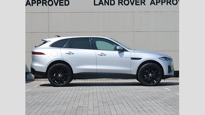 F-Pace 44