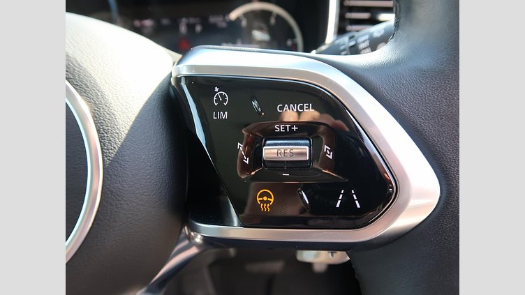 2022 認定中古車 Jaguar F-Pace ハクバシルバー D204 AWD（オートマチック）MHEV S