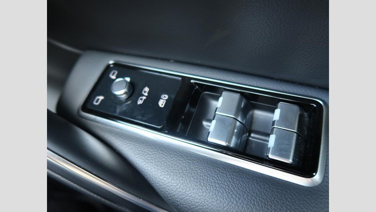 2022 認定中古車 Jaguar F-Pace ハクバシルバー D204 AWD（オートマチック）MHEV S