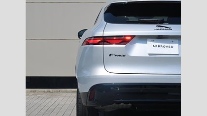F-Pace 16