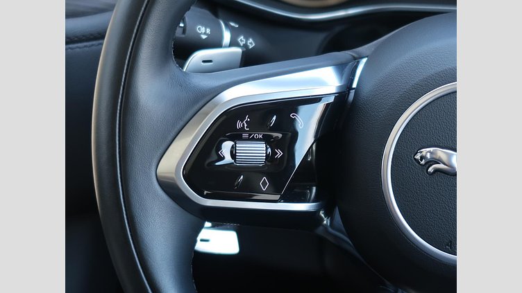 2022 認定中古車 Jaguar F-Pace ハクバシルバー D204 AWD（オートマチック）MHEV S