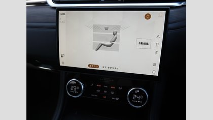 F-Pace 26