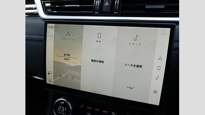 F-Pace 21