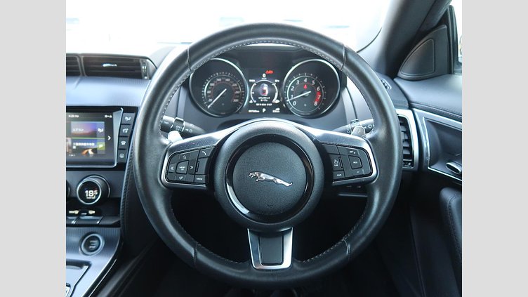 2018 認定中古車 Jaguar F-Type Santorini Black ガソリン Ｒ－ダイナミック クーペ
