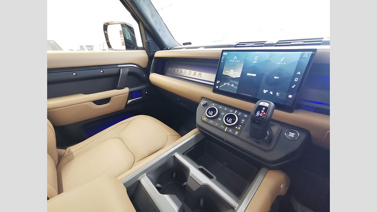 2025 認定中古車 Land Rover Defender 90 カルパチアングレイ P525 ガソリン V8