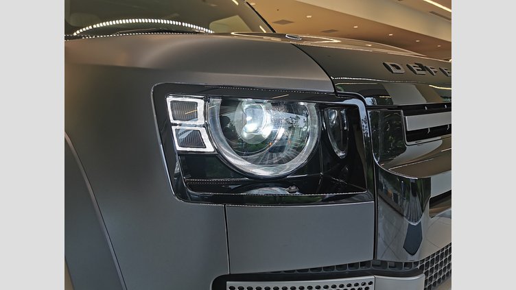 2025 認定中古車 Land Rover Defender 90 カルパチアングレイ P525 ガソリン V8