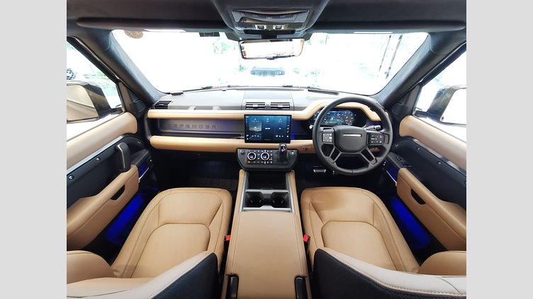 2025 認定中古車 Land Rover Defender 90 カルパチアングレイ P525 ガソリン V8