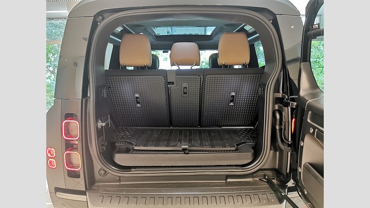 2025 認定中古車 Land Rover Defender 90 カルパチアングレイ P525 ガソリン V8