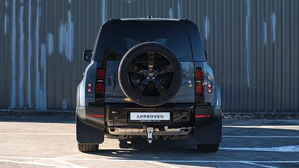 Defender 110 8