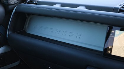 Defender 110 13
