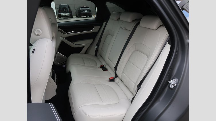 2022 認定中古車 Jaguar F-Pace ブルーファイアブルー P250 AWD（オートマチック） R-DYNAMIC BLACK
