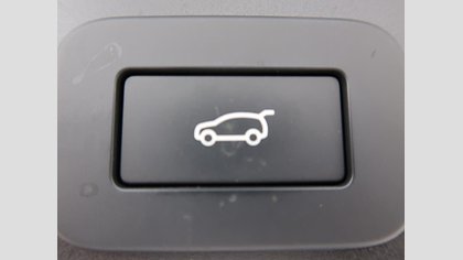 F-Pace 22