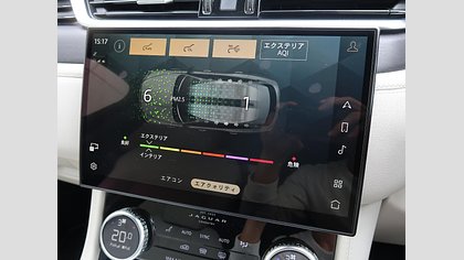 F-Pace 26