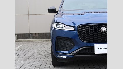 F-Pace 33