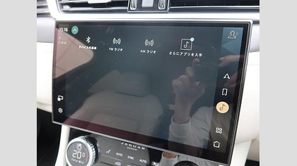 F-Pace 41